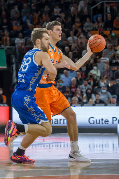 尽管未来充 尽管未来充